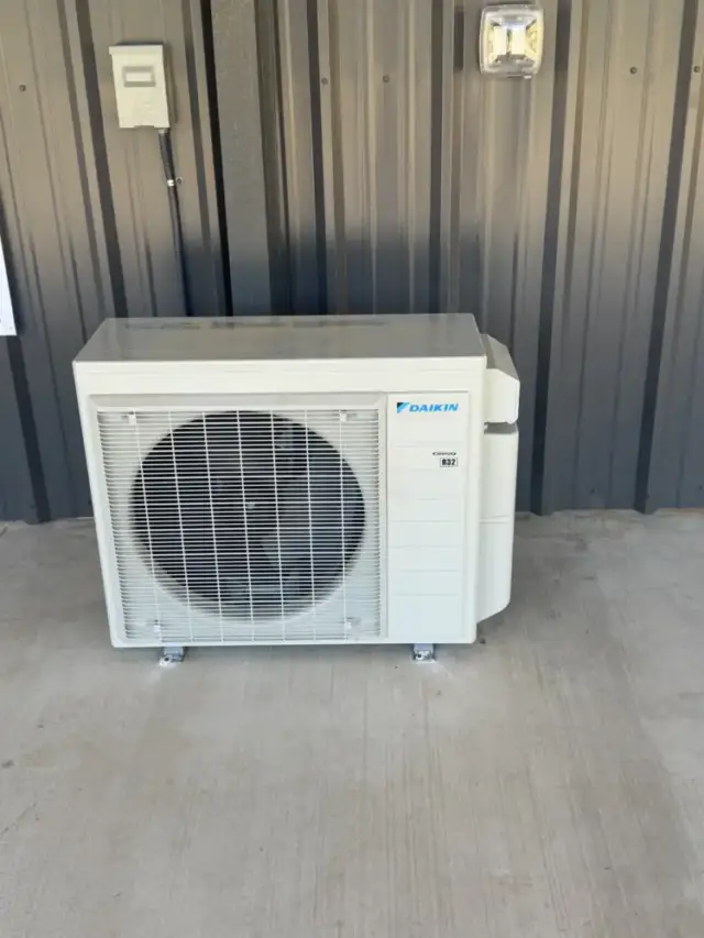 New Daikin condenser installed by Cool Co